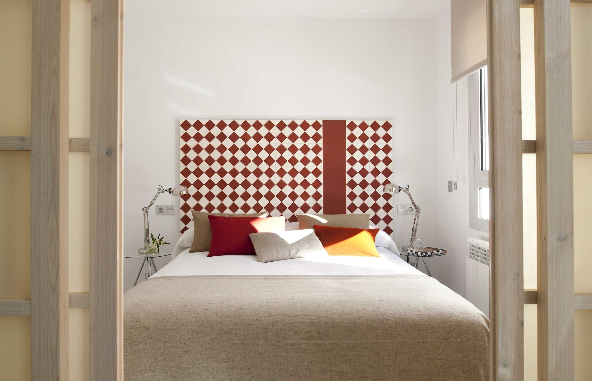 Eric Voekel Boutique Apartments - Atocha Suites Мадрид Екстериор снимка