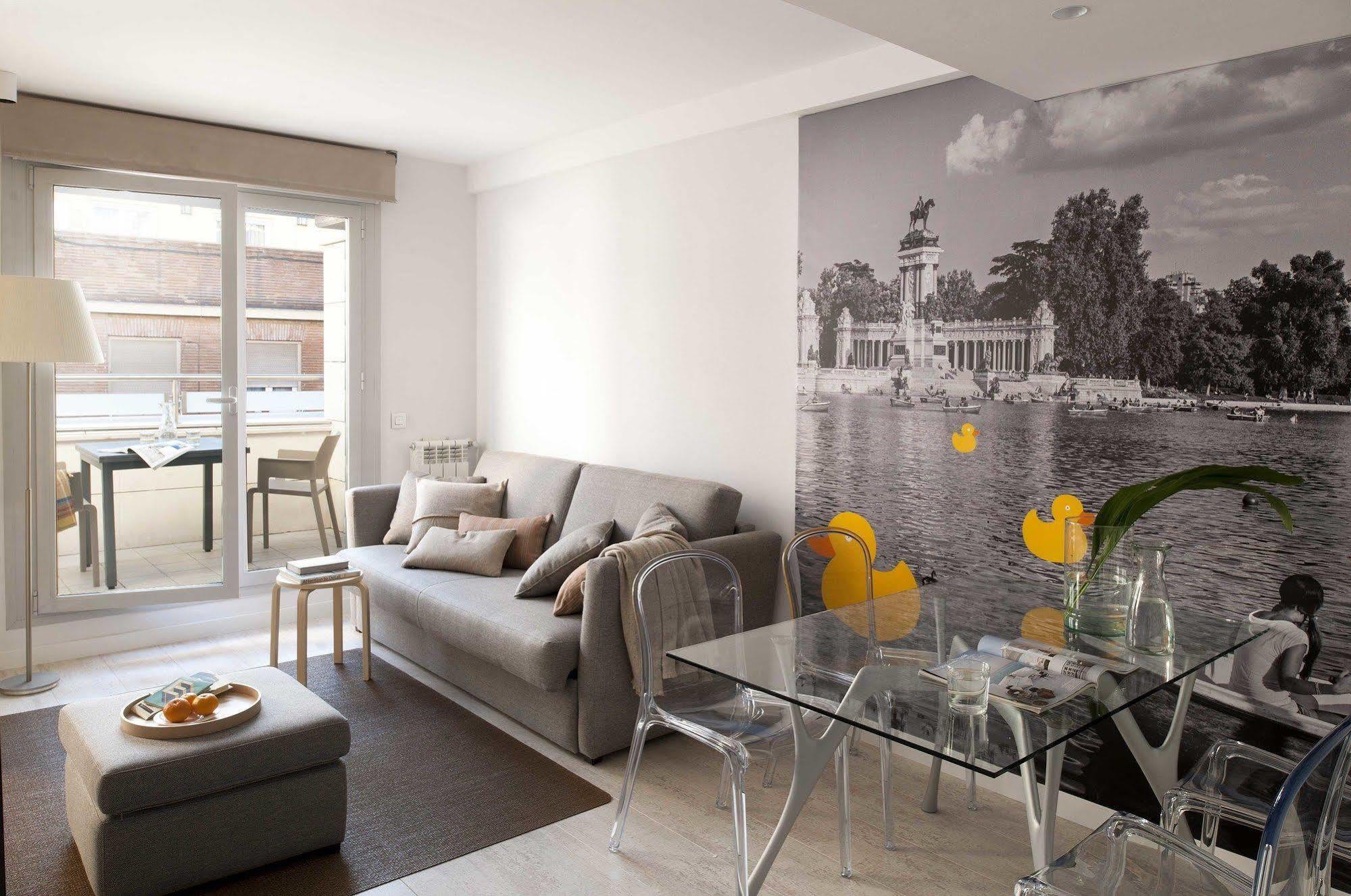 Eric Voekel Boutique Apartments - Atocha Suites Мадрид Екстериор снимка