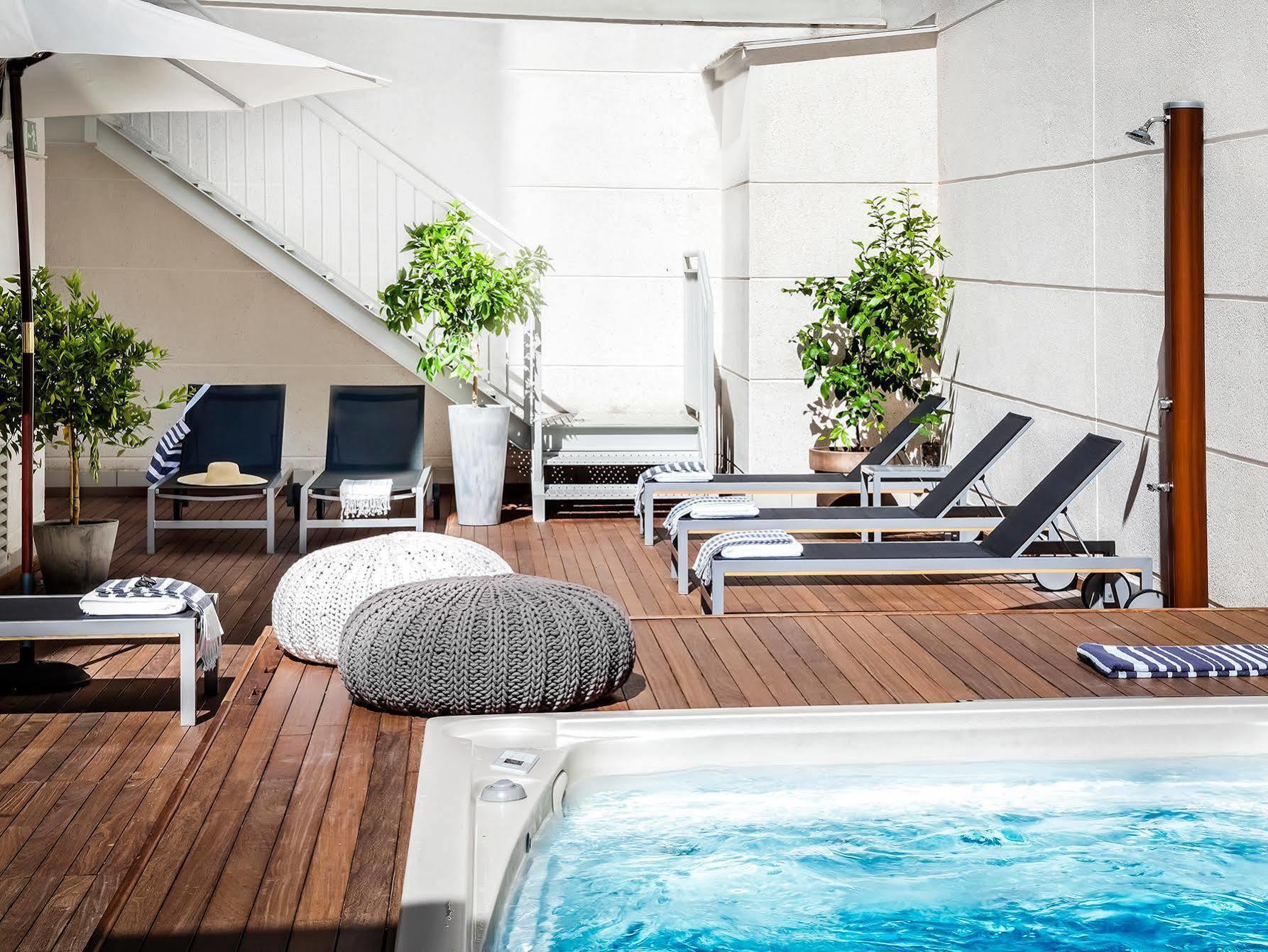 Eric Voekel Boutique Apartments - Atocha Suites Мадрид Екстериор снимка