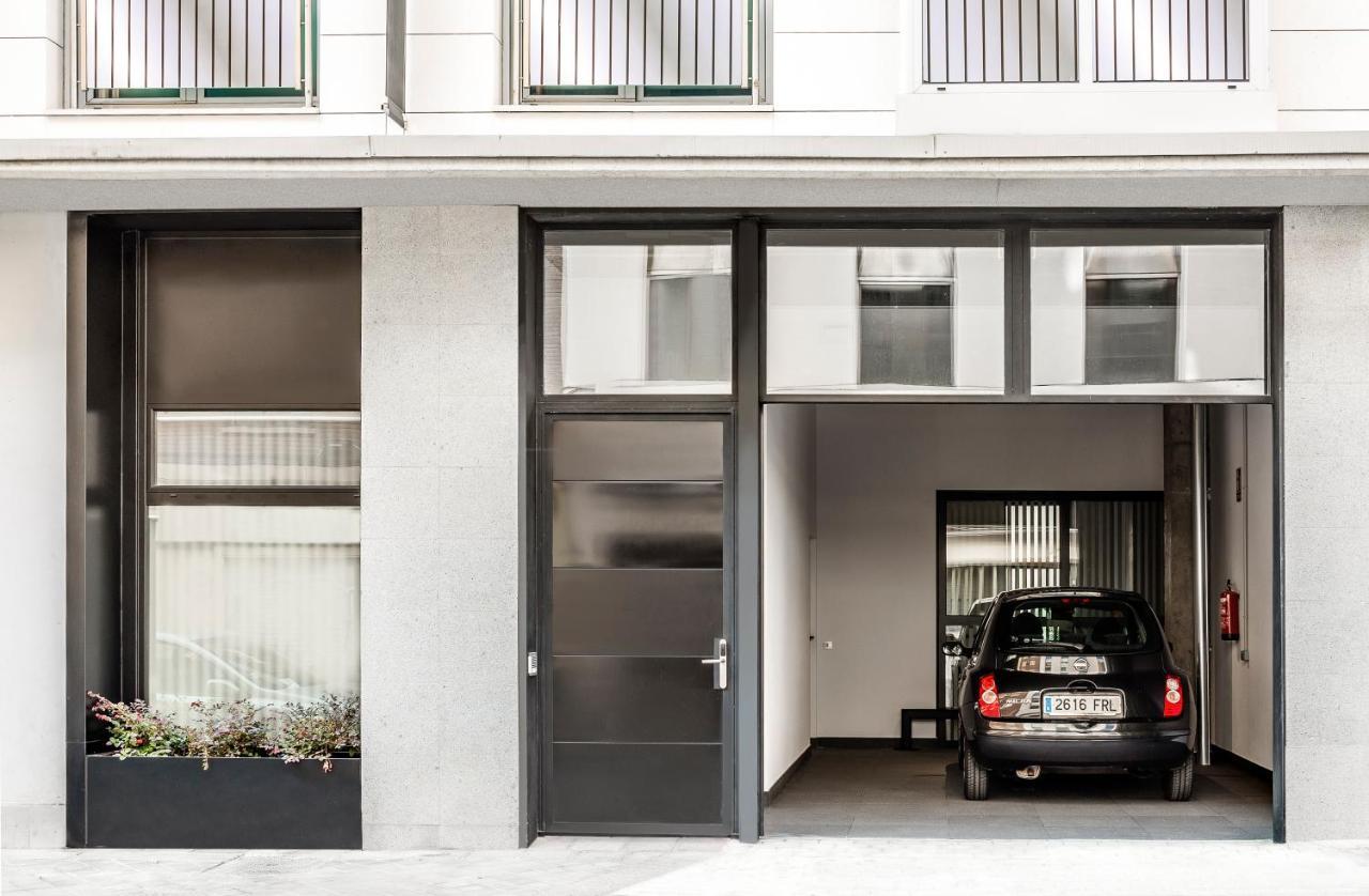 Eric Voekel Boutique Apartments - Atocha Suites Мадрид Екстериор снимка
